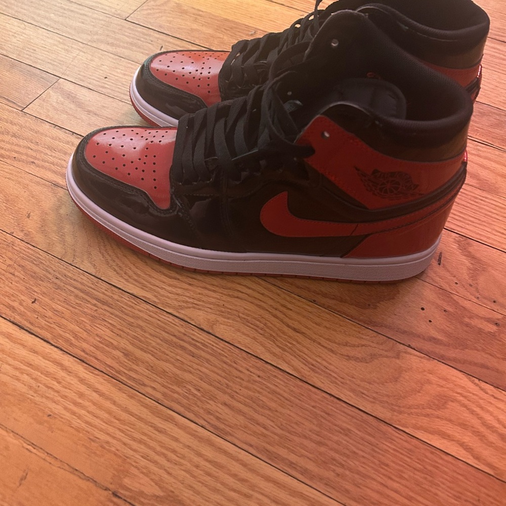 Nike Men's Athletic Shoes - Black and Red